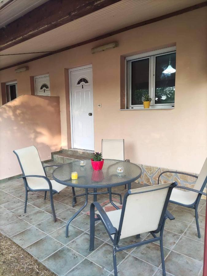 Romvi Village Amaliada Екстериор снимка