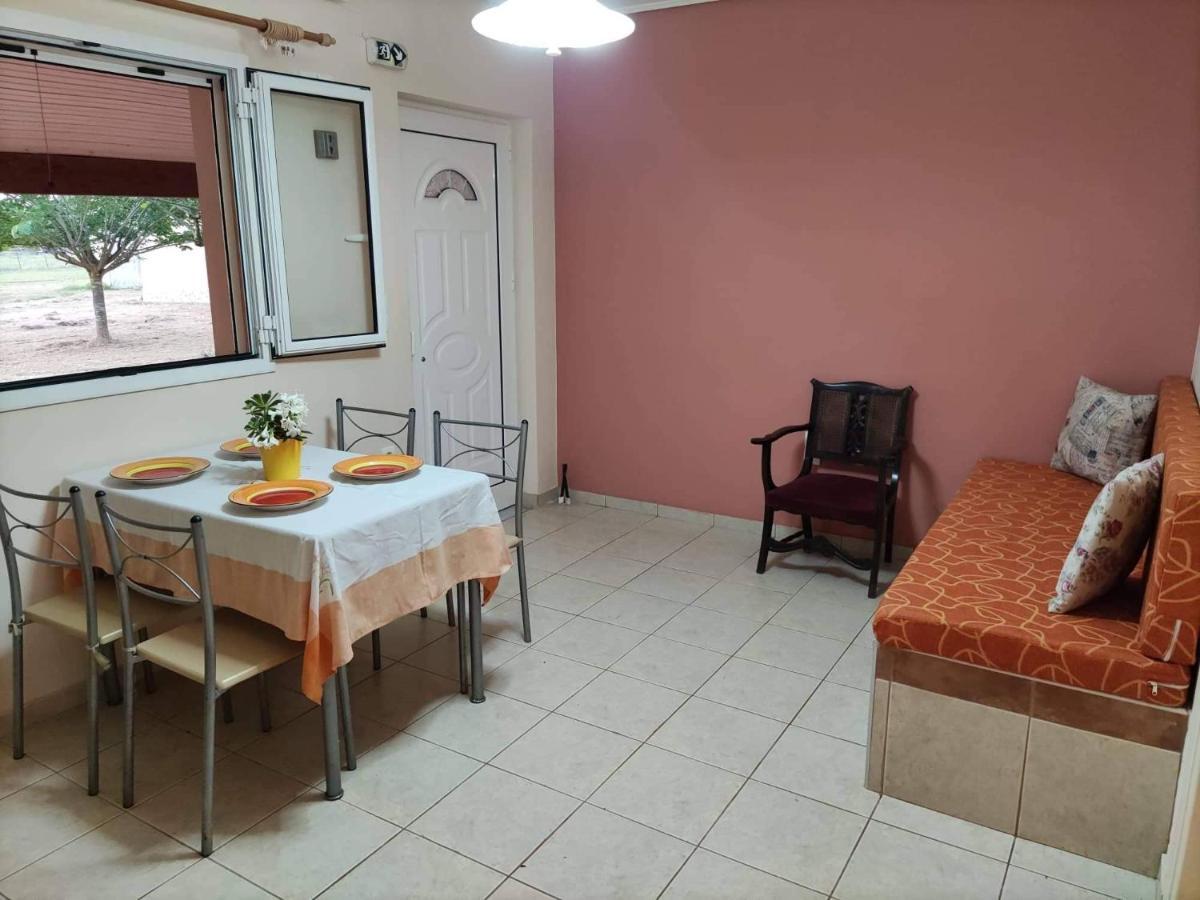 Romvi Village Amaliada Екстериор снимка
